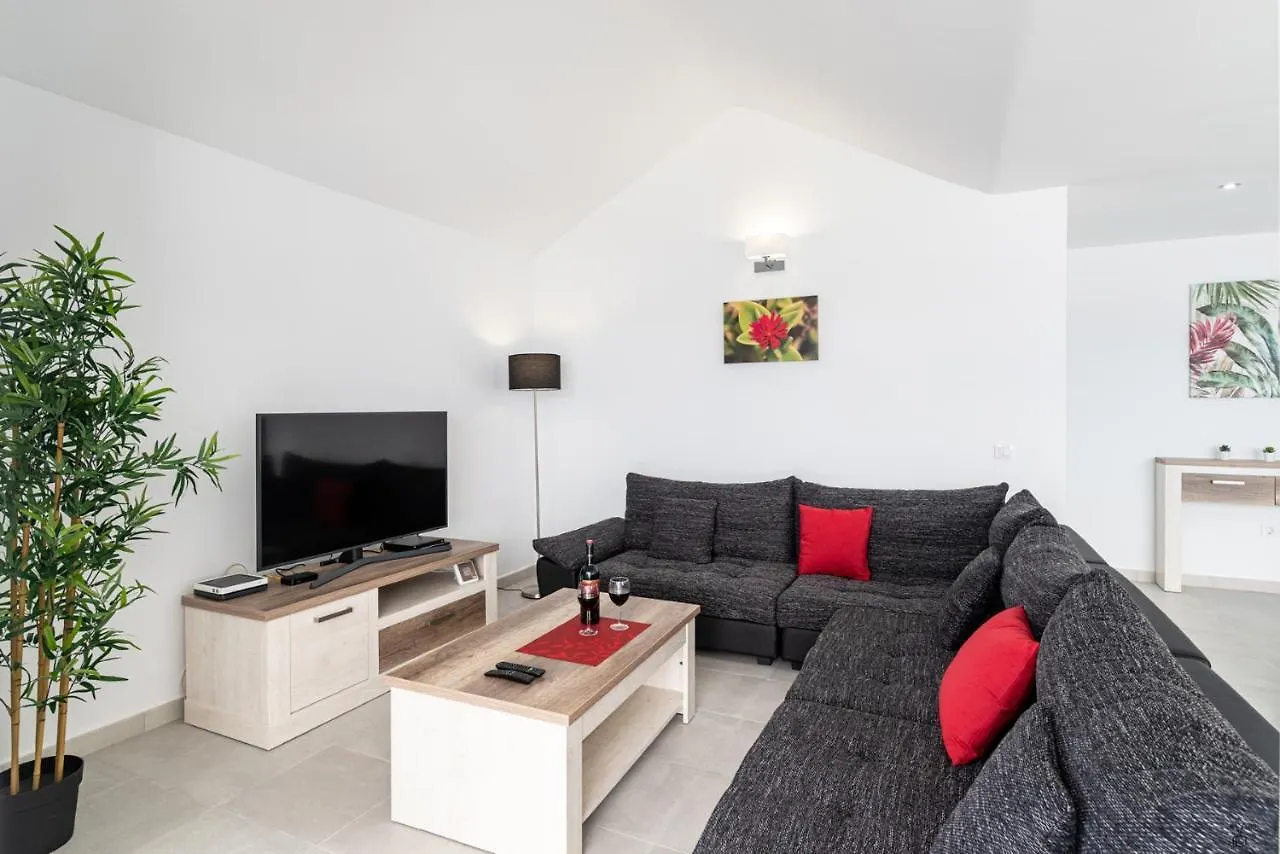 Villa Rossa - Villas Now - Lh215 By Villas Now Ltd Playa Blanca   Playa Blanca (Lanzarote)