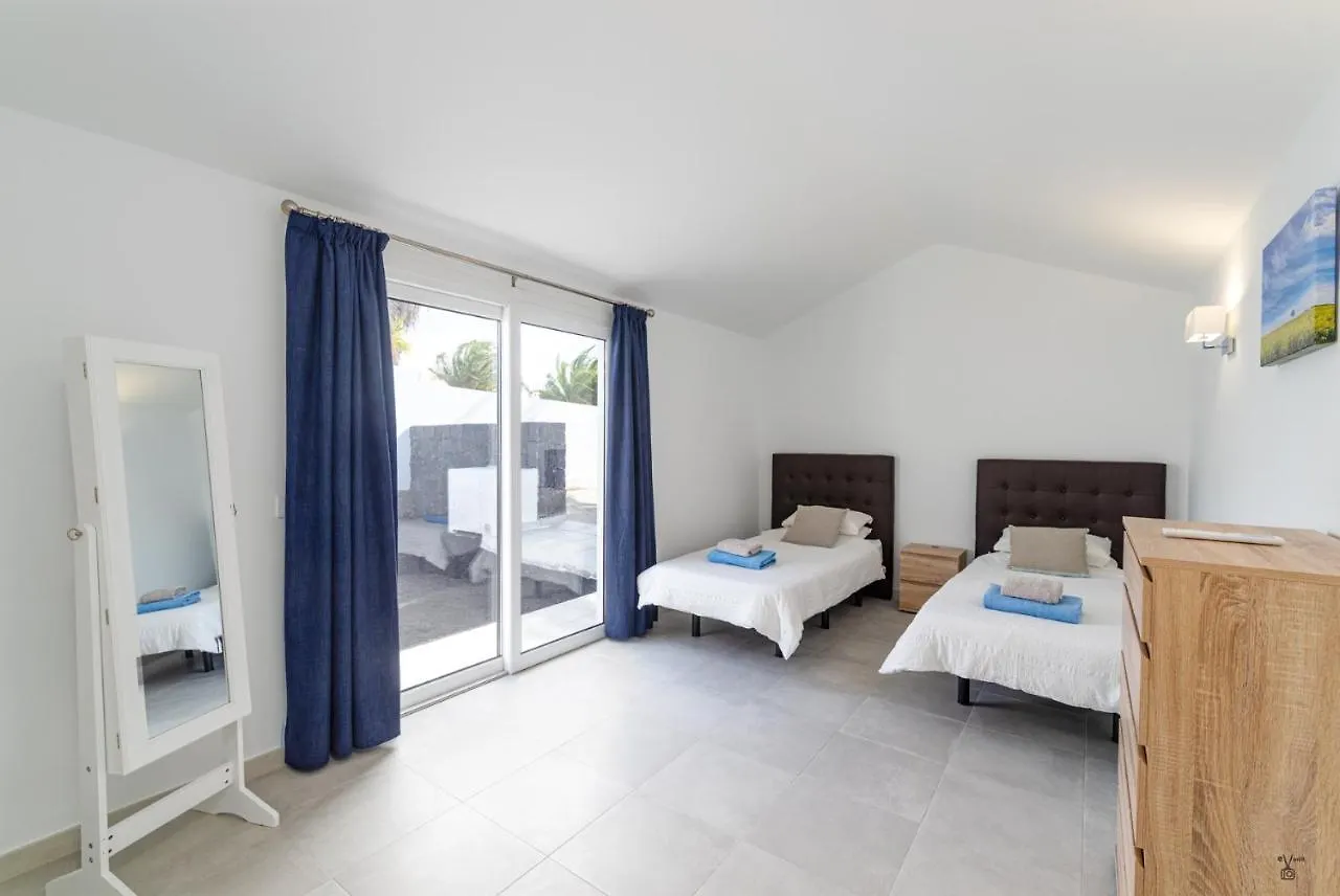 Villa Rossa - Villas Now - Lh215 By Villas Now Ltd Playa Blanca  Playa Blanca (Lanzarote)