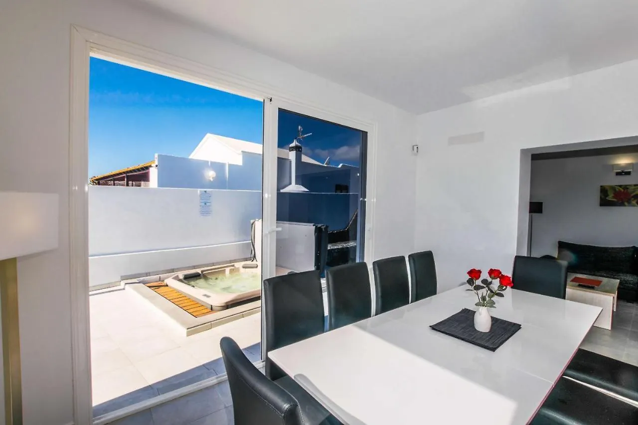 Villa Rossa - Villas Now - Lh215 By Villas Now Ltd Playa Blanca  Playa Blanca (Lanzarote)