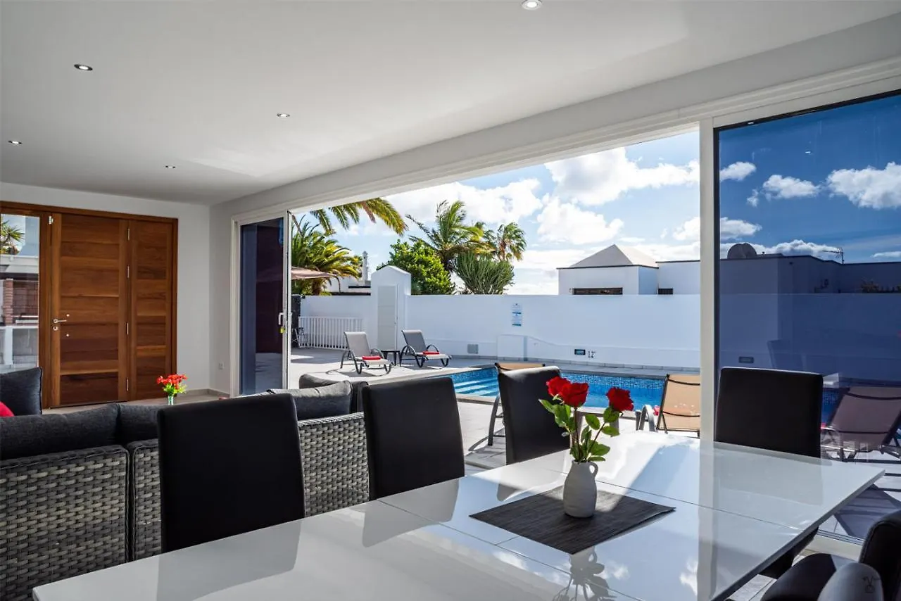 Villa Rossa - Villas Now - Lh215 By Villas Now Ltd Playa Blanca