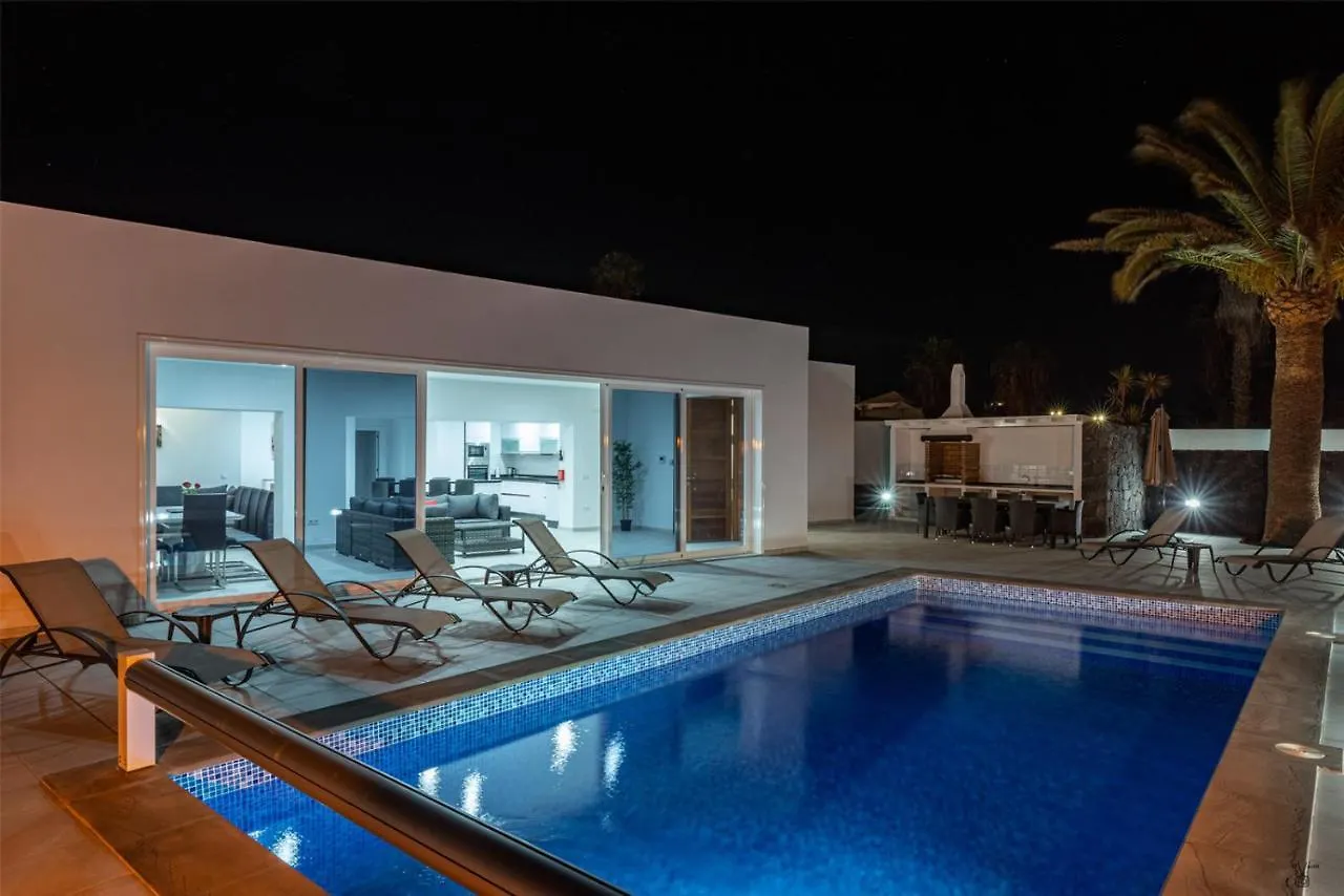 Villa Rossa - Villas Now - Lh215 By Villas Now Ltd Playa Blanca