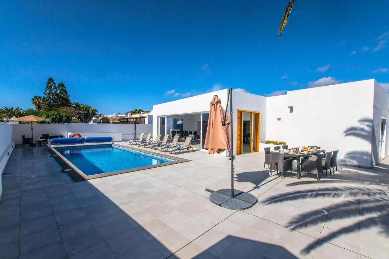 Villa Rossa - Villas Now - Lh215 By Villas Now Ltd Playa Blanca