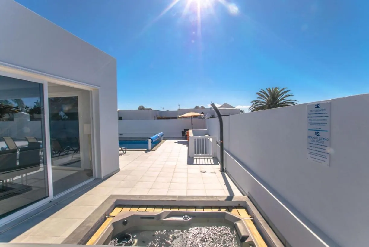 Villa Rossa - Villas Now - Lh215 By Villas Now Ltd Playa Blanca   Playa Blanca (Lanzarote)